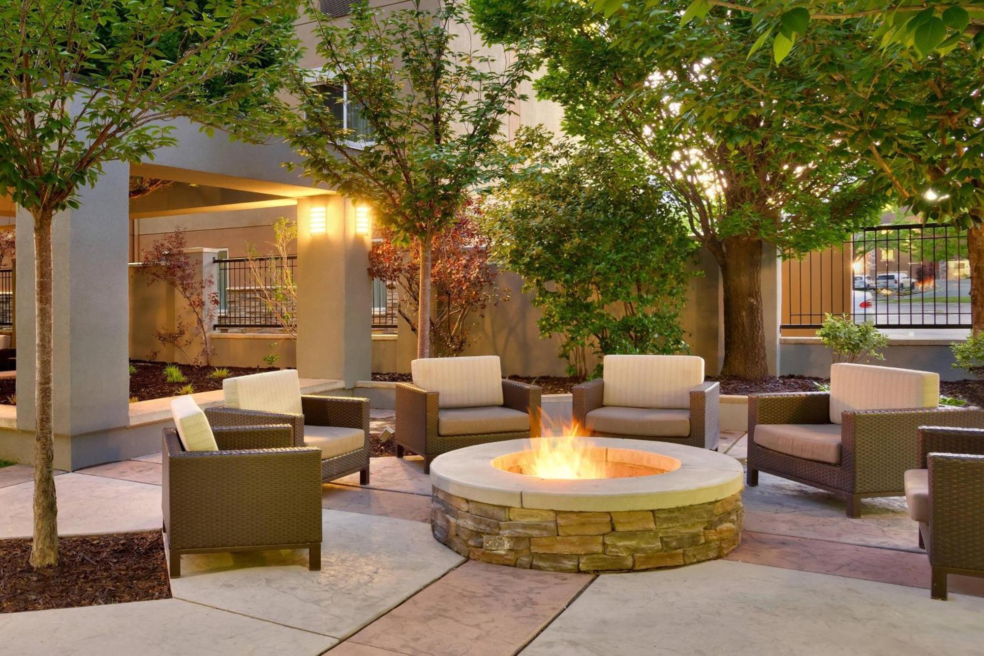 Courtyard By Marriott Salt Lake City Sandy Exteriör bild
